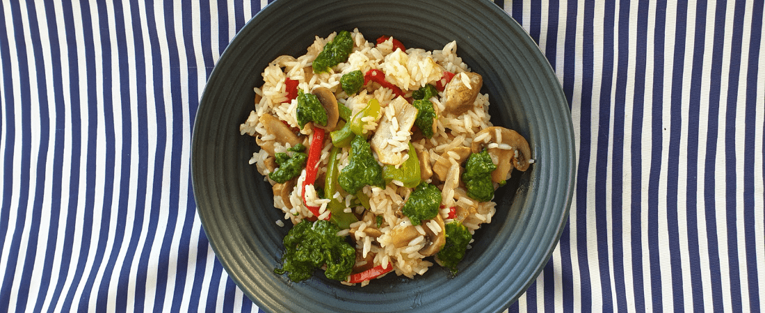 Arroz de cogumelos e pimentos com esparregado de espinafres